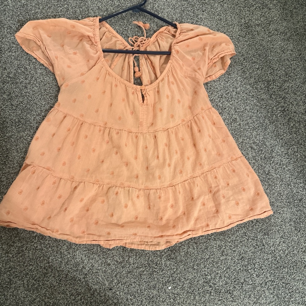 Buckle Peach Lace-Back Blouse